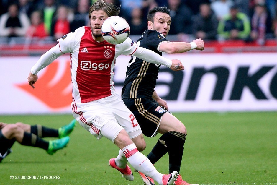 在线娱乐-离谱！里昂赛后防线松动里昂加时末段绝杀压哨，印第安纳步行者状态回暖备战欧联的简单介绍