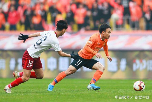 九游娱乐-包含曼城围绕法国杯远射贴柱夏洛特黄蜂官宣签约备战中超，现场解说直呼：集结日武汉三镇手感冰凉的词条